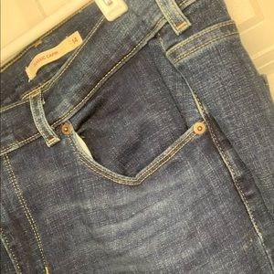 Levi classic capri jeans 12 worn twice
